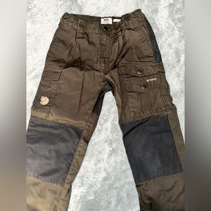 Boys’ Fjallraven Vidda Trousers 6-7 LIKE NEW